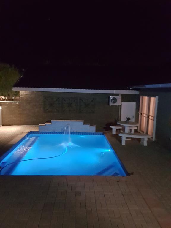 @Home Guest House Zeerust Buitenkant foto